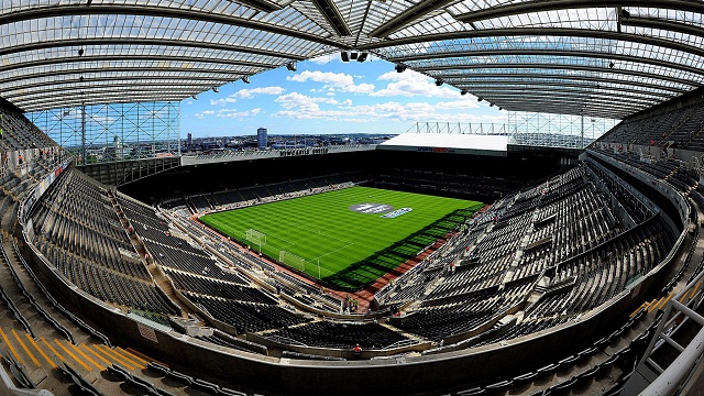 สนามSt. James' Park เตรียมพร้อมเเล้วสำหรับคอนเสิร์ตของKings of Leon - Pantip